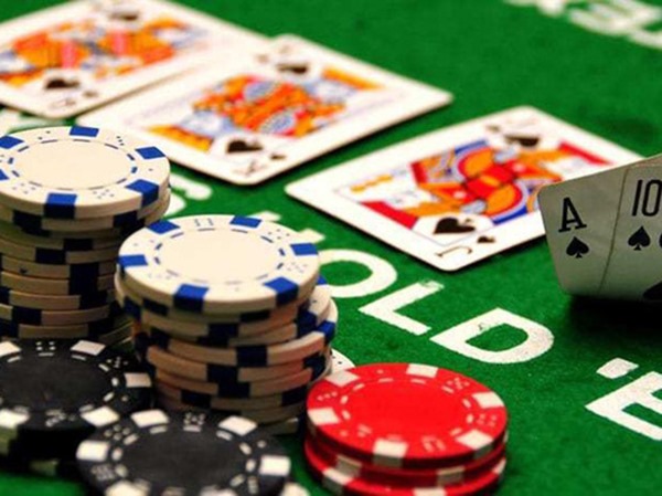 Luật chơi Poker cơ bản từ A đến Z cho người mới bắt đầu